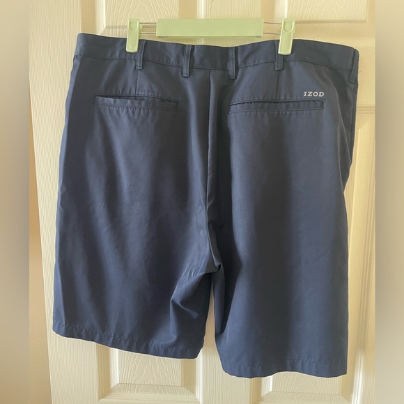IZod shorts โข Mens size 40 - Picture 2 of 6